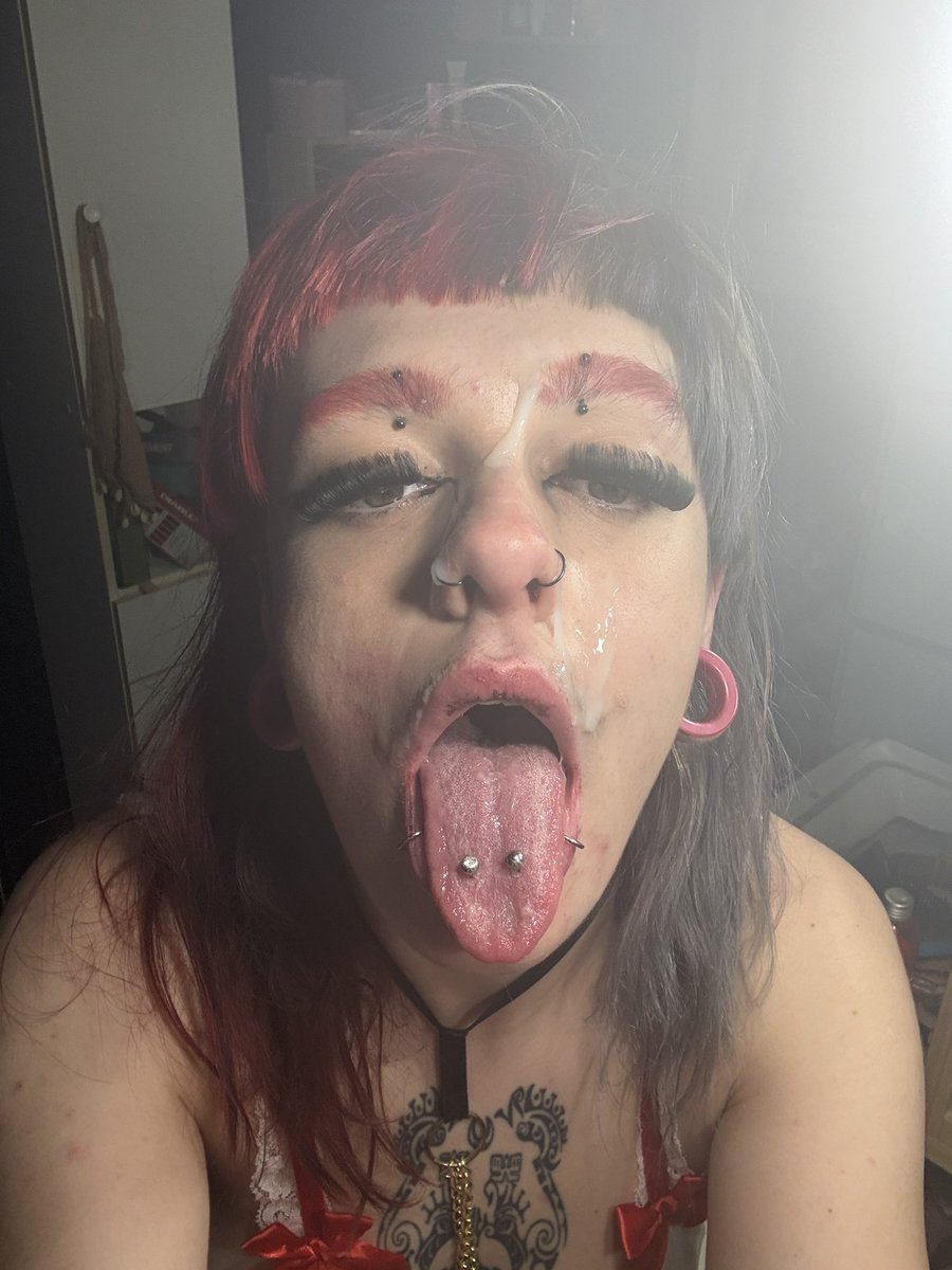 grenalean's tweet photo. C était vraiment pas mal pour un trio avec son ex 🥵💦 https://t.co/1Yff9UiVQU