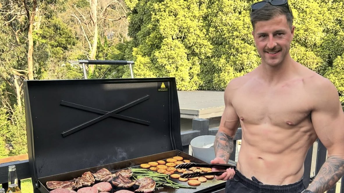 HotTradies's tweet image. My mind normally goes straight to the gutter but this plumber is marriage material!
#Tradie #Aussie #Plumber #Inked #Ripped #RealMen #MarryMe #Filth

IG jaksongilmour