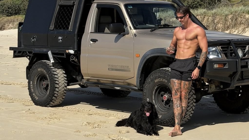 HotTradies's tweet image. My mind normally goes straight to the gutter but this plumber is marriage material!
#Tradie #Aussie #Plumber #Inked #Ripped #RealMen #MarryMe #Filth

IG jaksongilmour