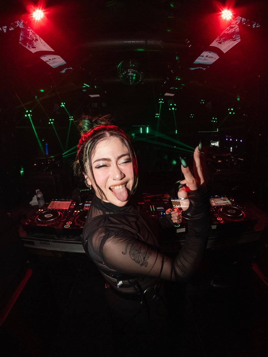 R҉A҉L҉I҉E҉N҉I҉N҉J҉A҉ tweet media