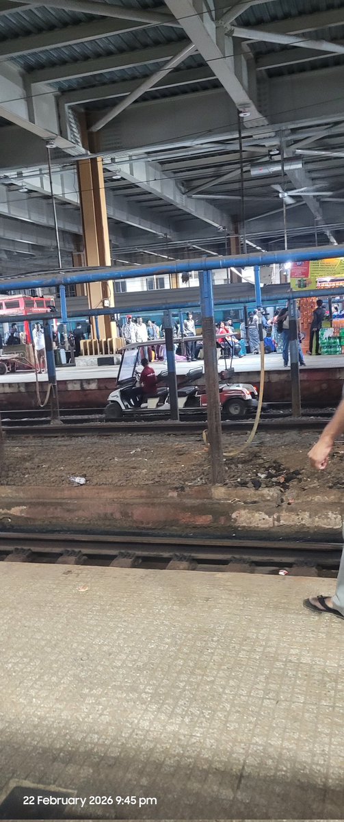 This cart fell onto the tracks at #bhubaneswar railway station