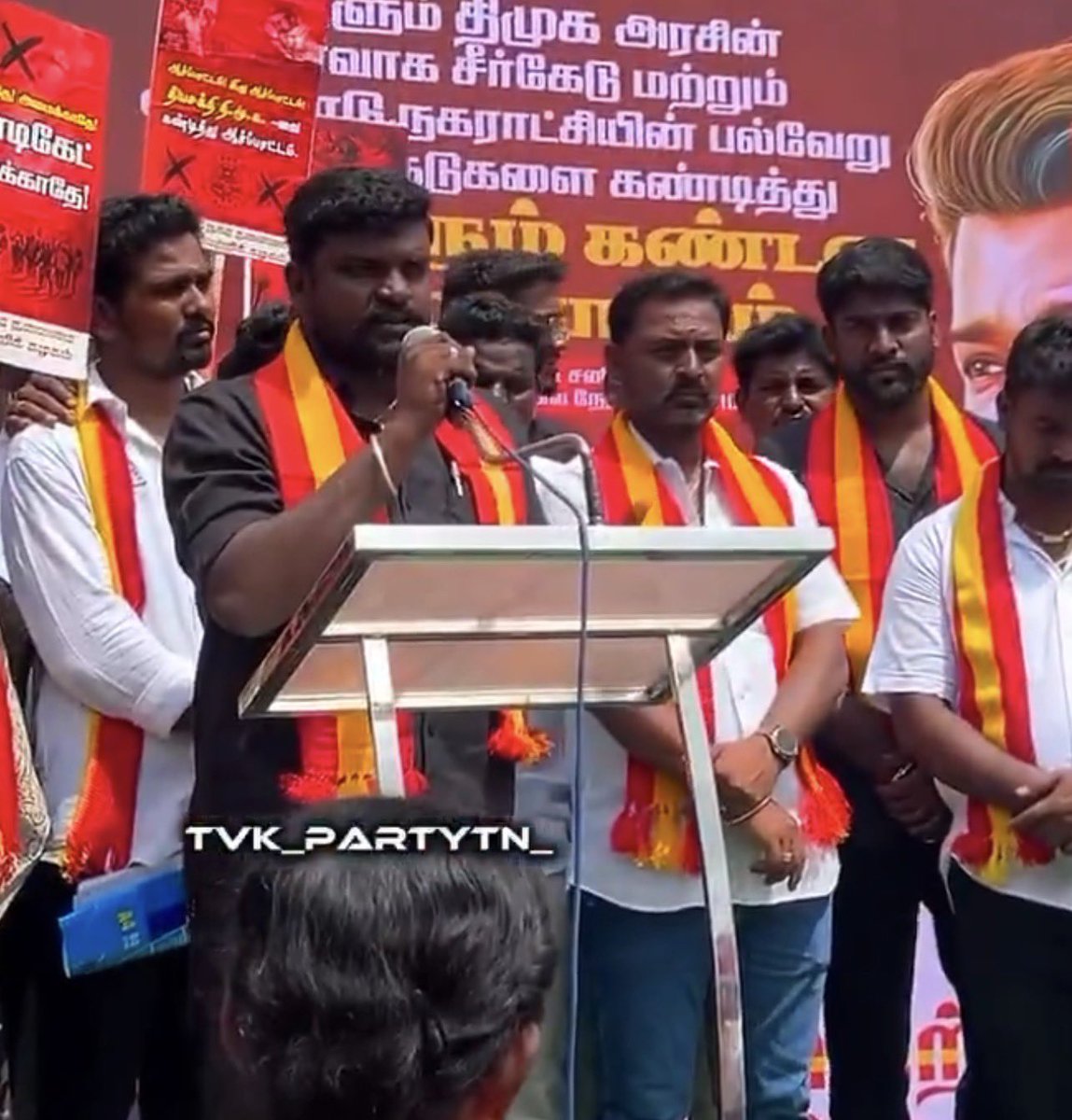 TVKActiveForce's tweet photo. Condemning DMK’s administrative failures and various irregularities in the Arcot Municipality, TVK officials organized a massive protest in #Ranipet West district.

#TVK_People_Protest https://t.co/v3YCNebWOu