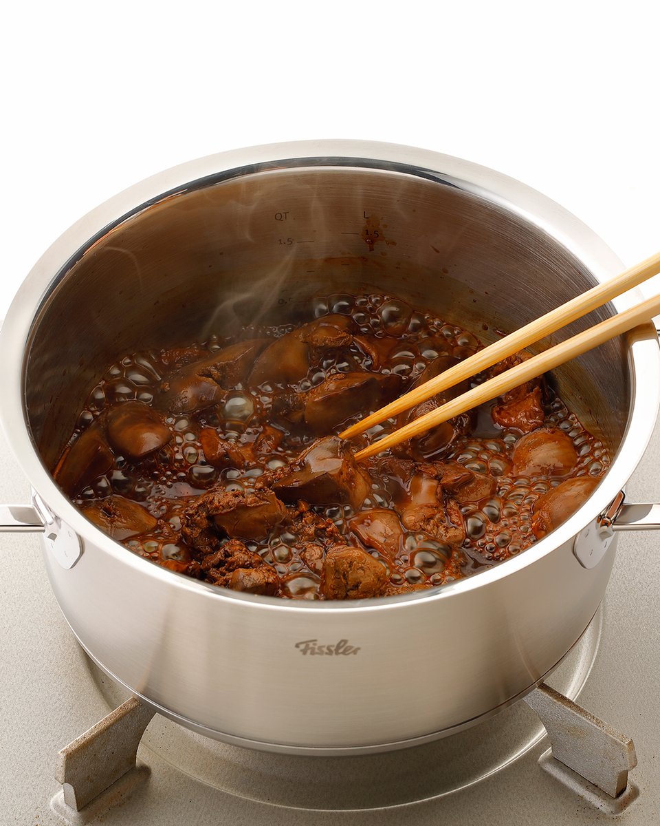 FisslerJP's tweet photo. フィスラーで作る
【鶏肝バルサミコ煮】

高い熱伝導率と保温性を誇る
オリジナル プロフィ コレクション。

均等に熱を伝えるのでこげつきにくく
短時間でしっかり煮詰めることができます。

週末のおつまみにいかが🍷✨

https://t.co/oarJqaehSW https://t.co/67LkUkPtR6