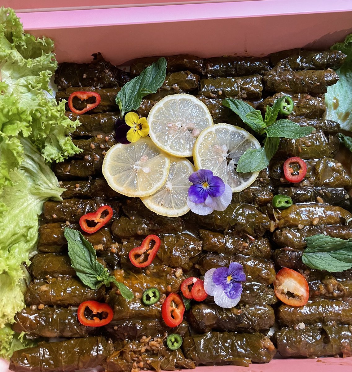 ورق عنب ليو | liu tweet media