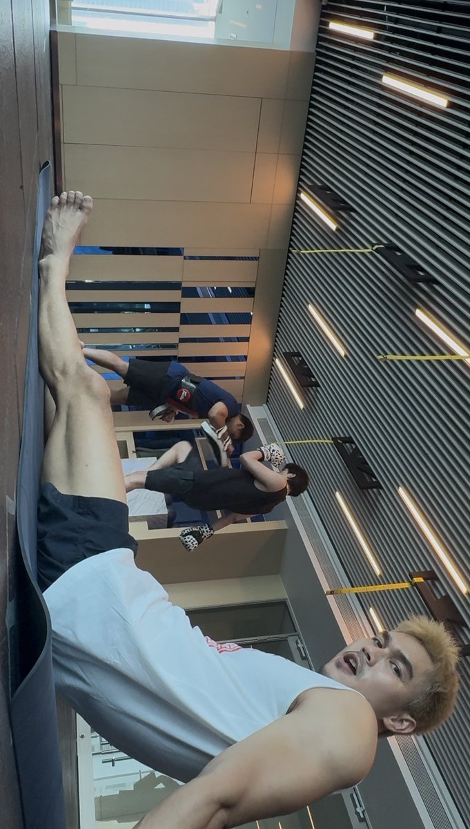 Shawn V. (@itsshawnck) on Twitter photo 