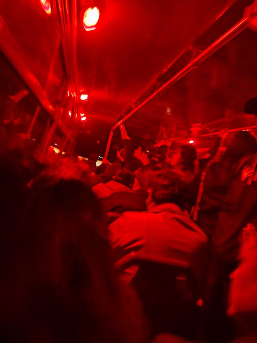 #Reynosa , uno de los cinco municipios de #Tamaulipas afectados por la violencia, amaneció con avenidas poco transitadas en comparación con su vida cotidiana.
Ausentismo en escuelas  y muchos de los ciudadanos con un tanto de incertidumbre 

Link nota:
paginaapena.blogspot.com/2026/02/autobu…