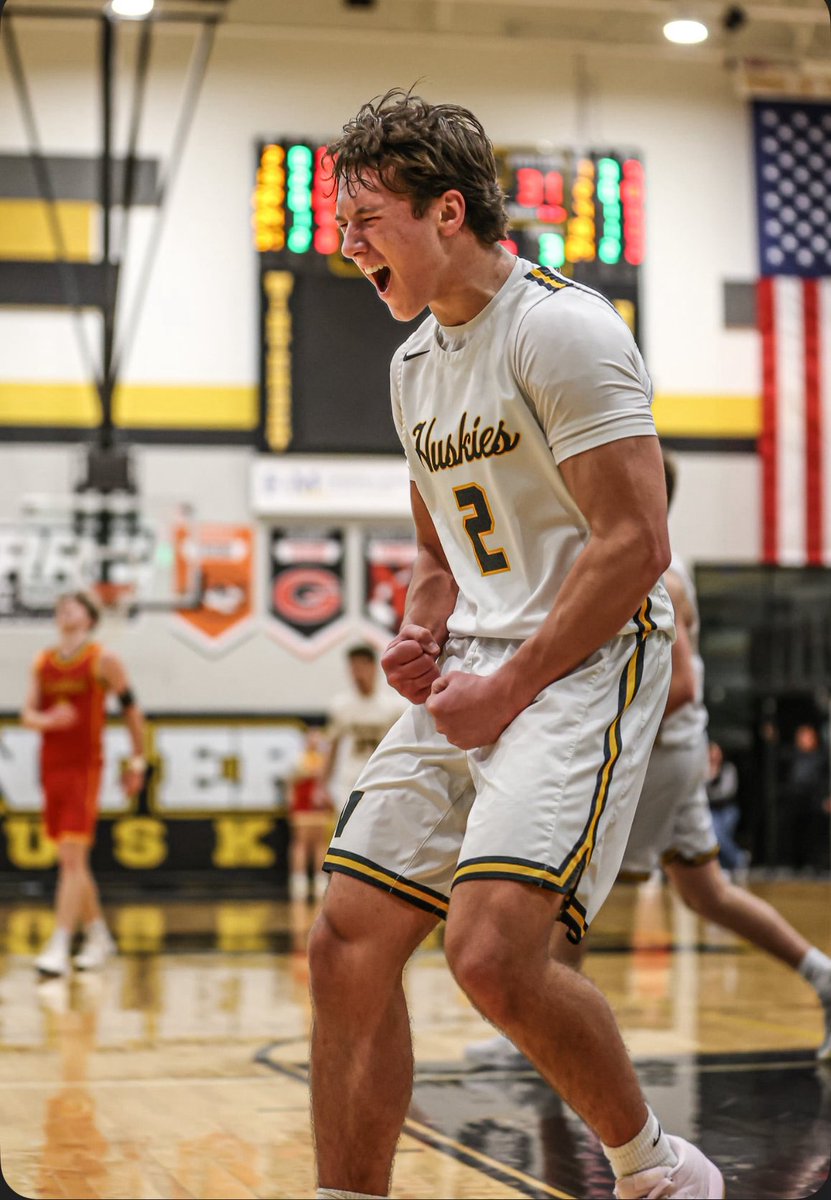 Husky Hoops tweet media