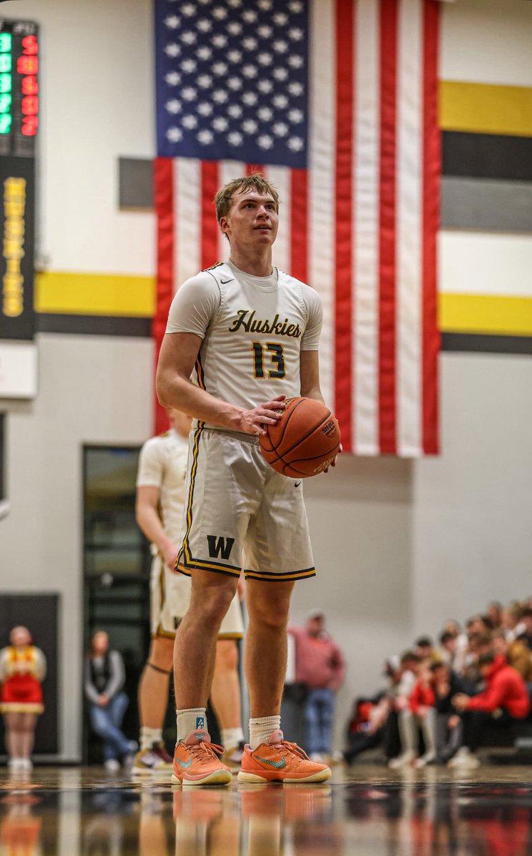 Husky Hoops tweet media