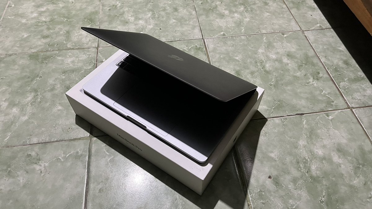 bgsputrapratama's tweet photo. Dijual MBP M1 murah gaes!
Punten mau jual Macbook Pro M1 spek 256/8. Warna Space Grey kelengkapan fullset (unit + charger + box).

Kondisi seluruh fungsi normal, masih prefer COD biar sama-sama enak pas cek unit

Harga 9,5 juta takis! Minat bisa DM ya. Bantu RT gaes, makasih 🙏 https://t.co/sjOohaoHO1