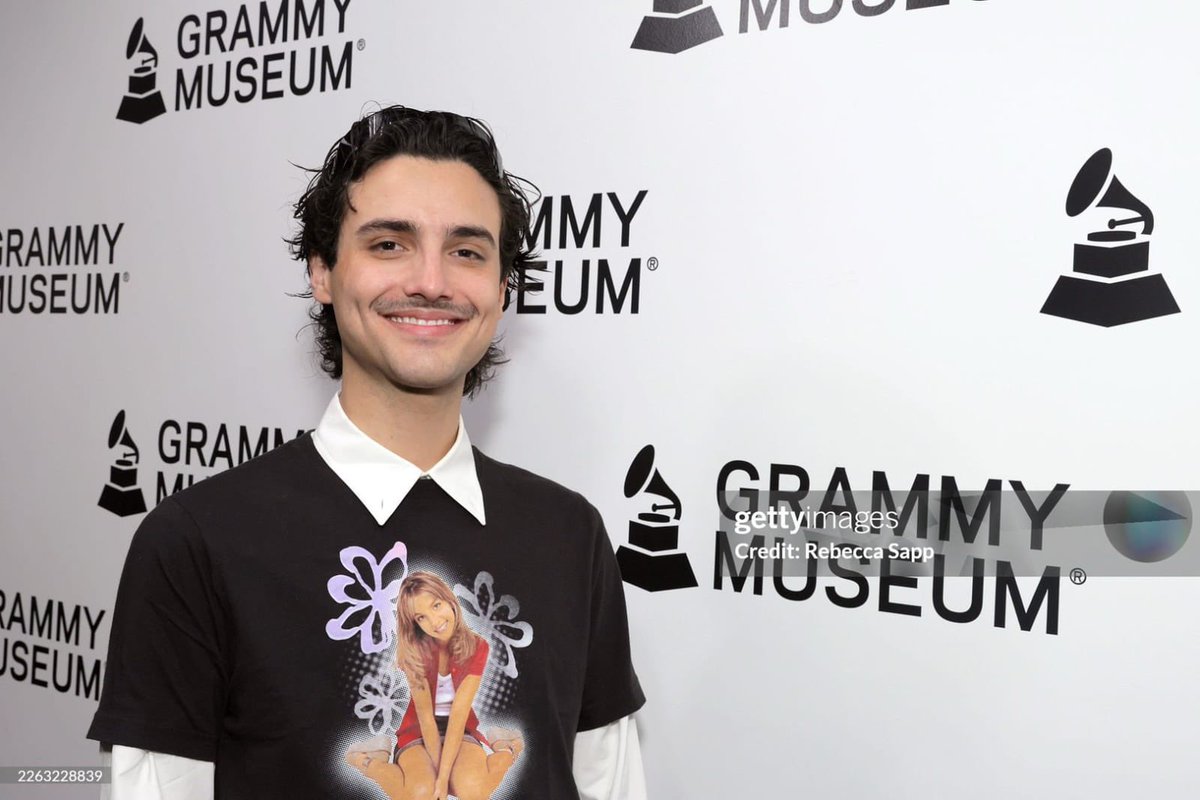karixhumbe's tweet photo. algún día miraremos estas fotos y nos dará una nostalgia cañona

HUMBE X GRAMMY MUSEUM https://t.co/K9MHaALoGw