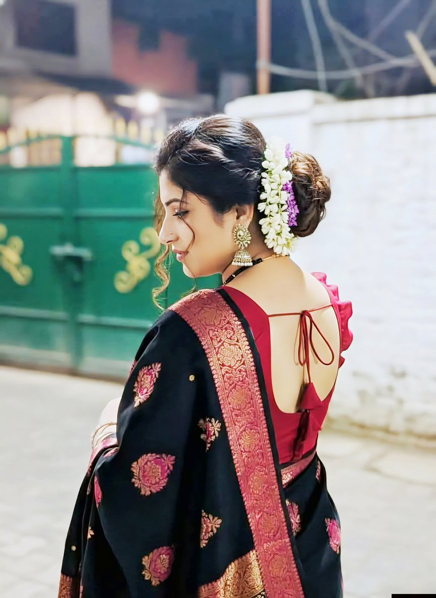 "तुम" पुकार लो
"तुम्हारा"............. इंतज़ार है…..!!