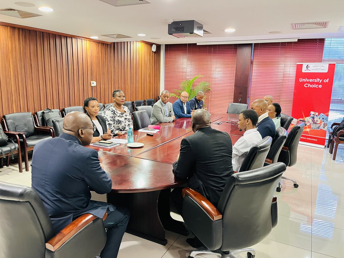 I have arrived the University of KwaZulu-Natal at Westiville campus, where I was warmly welcomed by the Vice Chancellor, Prof. Nana Poku. 

The purpose of the visit is to conduct an oversight at the institution to assess the readiness for the 2026 Academic Year.
#UKZN
#DHET