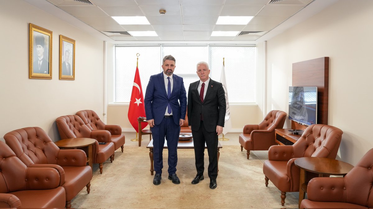 İstanbul Taksiciler Esnaf Odası (İTEO) Başkanımız Sayın İsmet Dalcı, İstanbul Valimiz Sayın Davut Gül’ü ziyaret ederek İTEO yeni dönem çalışmalarıyla alakalı bilgilendirmelerde bulundu.

Nazik kabulleri ve sektörümüze olan destekleri için Sayın Valimize teşekkür ederiz.