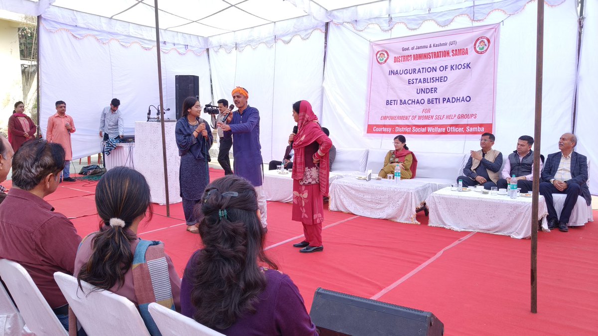 dcsambaoffice's tweet photo. DC Samba @SudanAyushi inaugurated kiosks for Women Self-Help Groups under Beti Bachao Beti Padhao at Chichi Mata Temple, boosting income generation and sustainable livelihoods for women. #BBBP #WomenEmpowerment
@diprjk @ddnews_jammu @AkashvaniAIR https://t.co/Rxhk5NLfiK