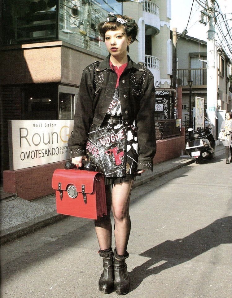 bab0oshk44's tweet photo. Fruits Magazine: Harajuku's Approach To Punk Fashion https://t.co/a1BwSgwhKH