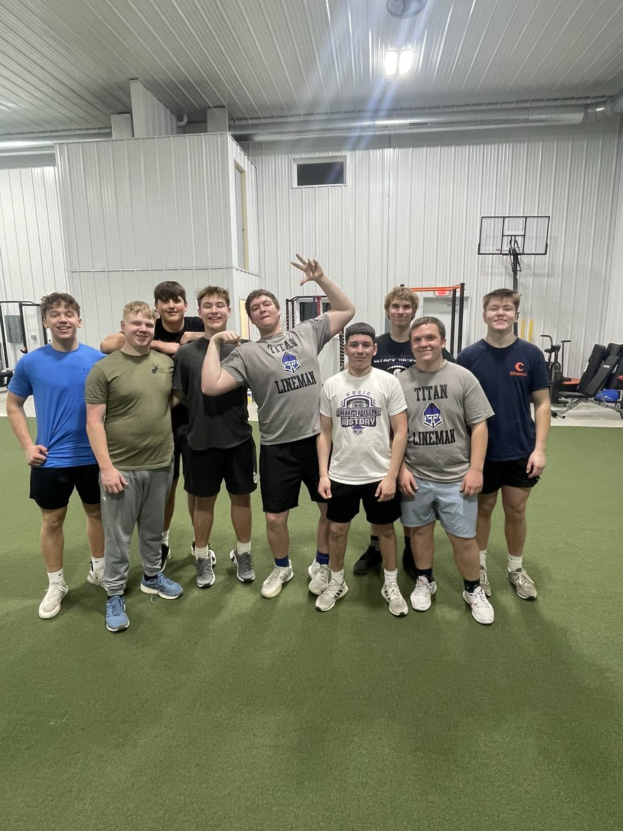 Hawgs and Dawgs Lineman Academy tweet media