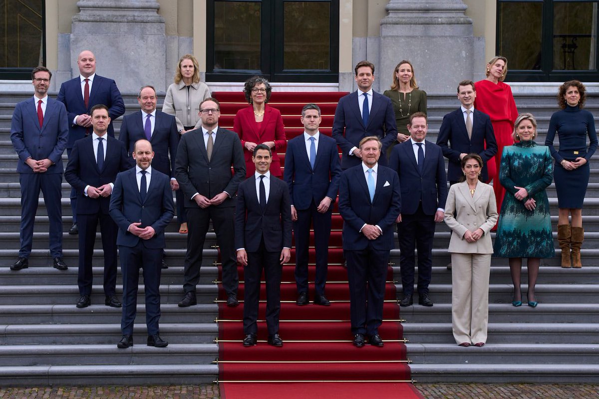 🇳🇱🤝🇺🇦

Yesterday our new government was installed. It’s less right-wing than the previous one. And more importantly: this government is also pro-Ukraine, even more so than before.🫡