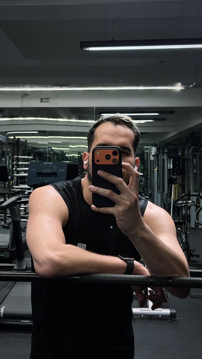 sequeiracharlie's tweet photo. Back at it 🔥💪 #YesItWasArmDay https://t.co/8qkvdDJTMO