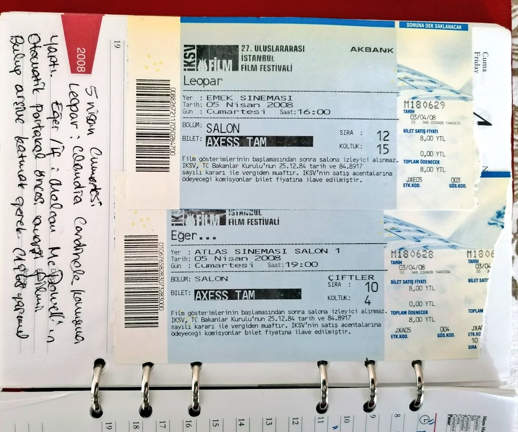 Emek Sineması protestolarından kareleri hatırlattı telefon bugün. 
Emek, sadece bir salon değil, İstanbul’un sinema belleğiydi. Şehrin modernleşmesine tanıklık eden bir kültür mekanıydı. 
Emek'in şehir için önemini bilenlerin
“Emek Bizim, İstanbul Bizim” demesi boşuna değildi.