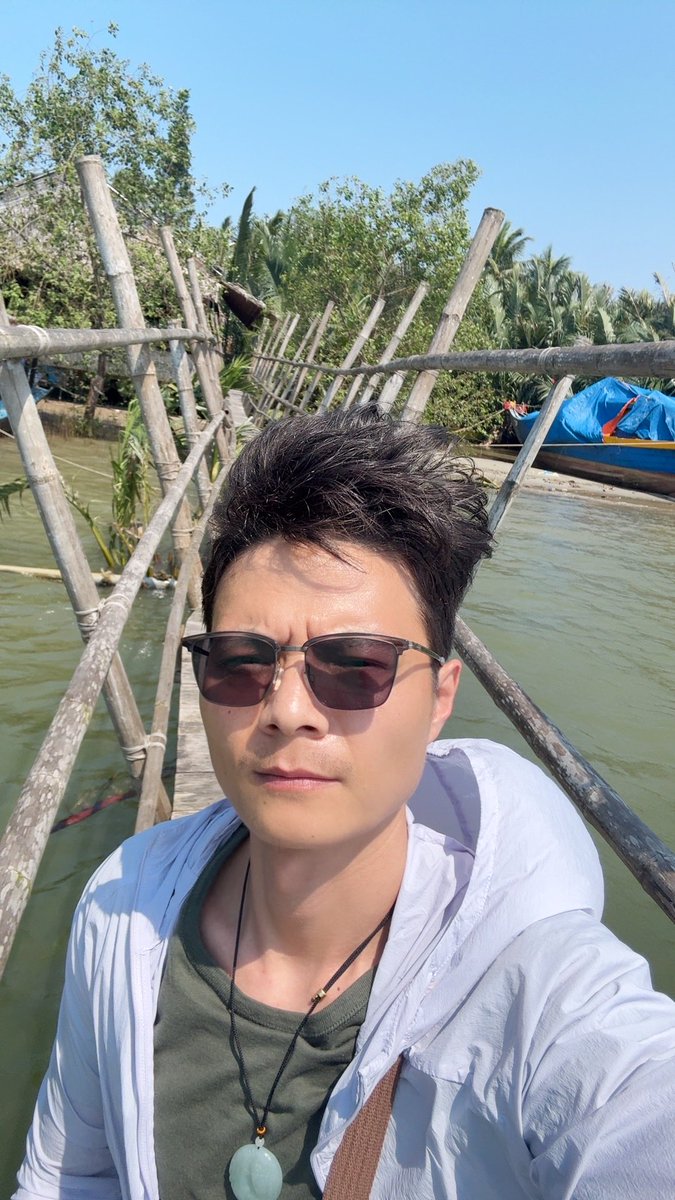 RealEdwardsChen's tweet photo. 几天的风有点大，距离中国几千里地我还在考虑公司的事情，我这种焦虑的心情总是会一直萦绕在自己身边，我也逐渐的学着跟焦虑相处。昨晚上我又做梦了，还是关于前妻的事情。 https://t.co/1ID9l7tU3F