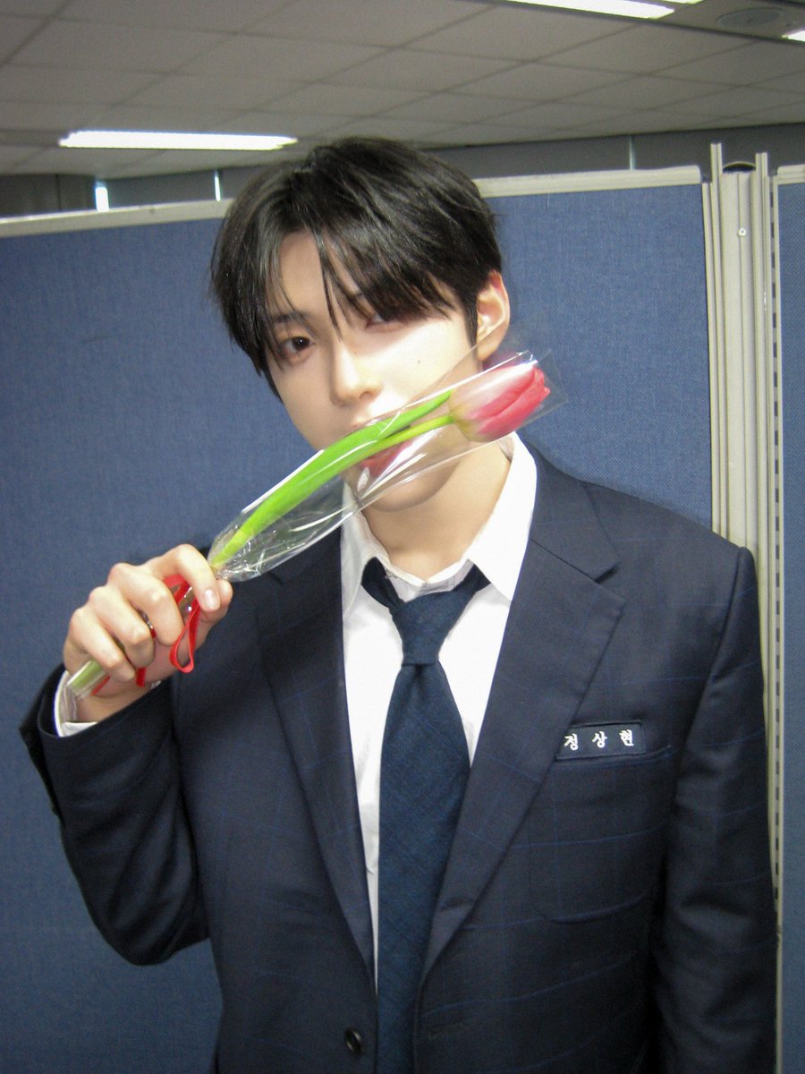 z (@mytkdgusl) on Twitter photo 