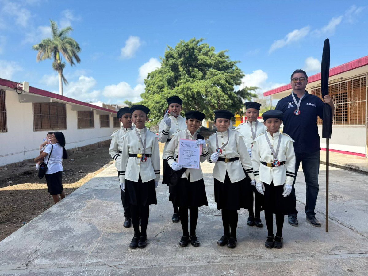 Escuelas antorchistas participan en la "Demostración de Escoltas" en Chetumal 

Texto completo en: facebook.com/share/p/17hWeb…