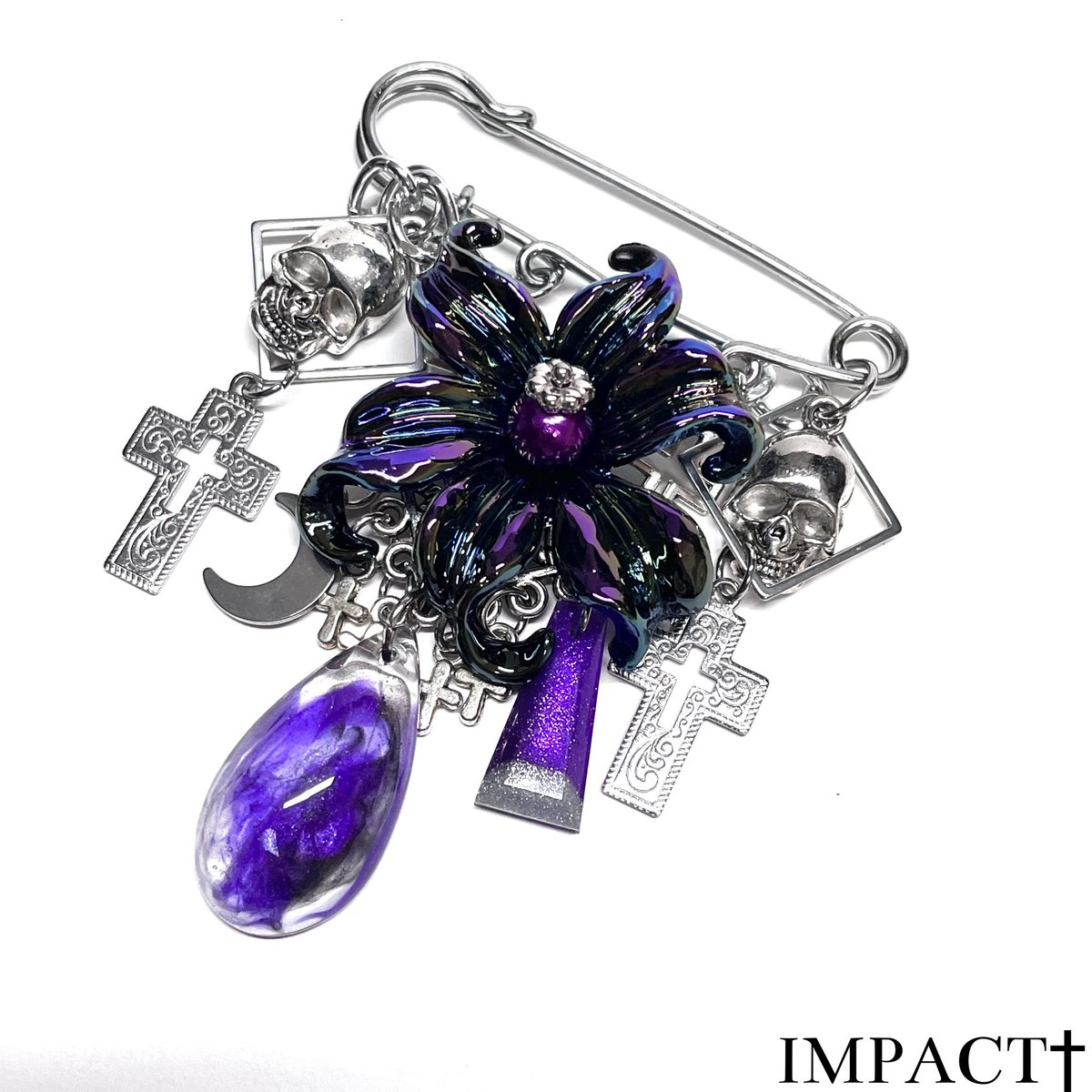 IMPACT_BLOOD12's tweet photo. 🫀 𝓝𝓮𝔀 𝓐𝓻𝓻𝓲𝓿𝓪𝓵 🫀
テクノブレイク中野店 様 【@TB_nakano 】新作入荷
ピンブローチ各種追納させて頂きました♡
ダークサイドな百合のデザイン3色展開と、薔薇と月が美しいデザイン。
#テクノブレイク中野
#IMPACT_BLOOD
#ハンドメイド https://t.co/zzcnLzT97S