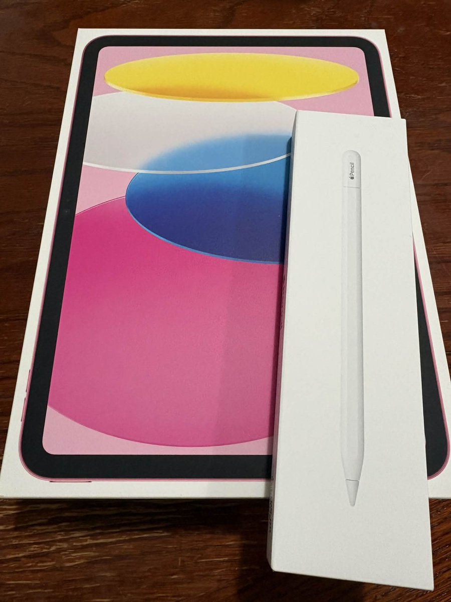 lif's tiny hand tweet media