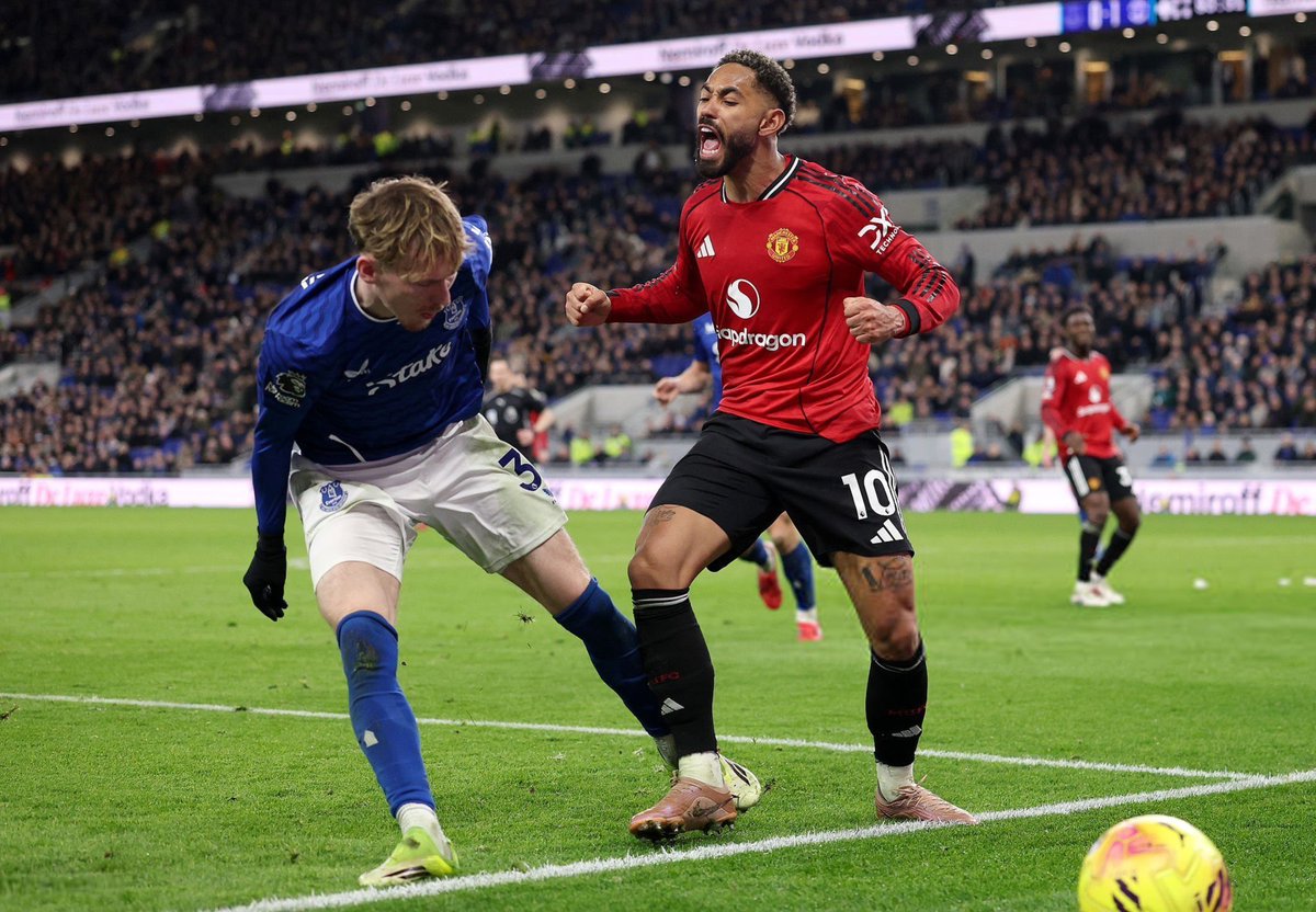 Ternyata cuma fans Manchester United yang dilarang bahas masa lalu, even bahas raihan 2 musim lalu aja gak boleh. Giliran mereka hahahaha aneh banget. 

Kita mah bahas yang musim-musim ini aja deh, enak banget nginjek-nginjek Merseyside dua klub langsung 😇