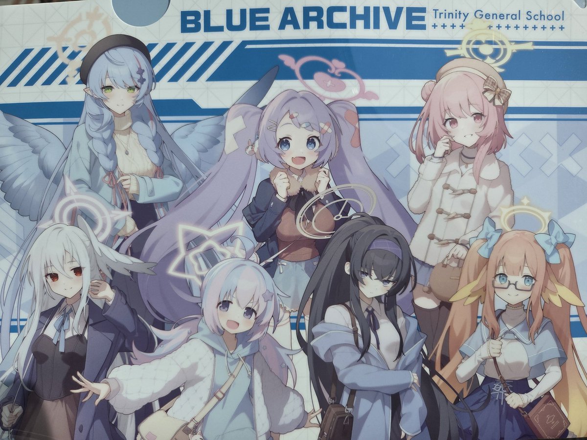 最寄りのローソン寄ったけどクリアファイルしか置いてなかった…… でも