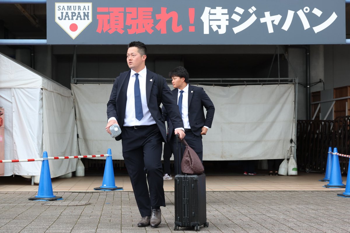 【侍ジャパン🇯🇵】

宮崎合宿を打ち上げた #牧秀悟 内野手💪

#baystars