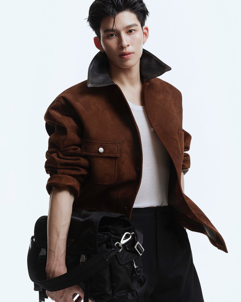 YumaGiesuda2's tweet photo. มิลานกำลังจะมีหนุ่มหล่อสุดฮอตอย่าง🔥
ปอนด์ณราวิชญ์ไปเยือนไฟลุกเเน่ความหล่อทะลุของฮีความปังออร่าตื่นเต้นมาก
จะได้ลุคปอนด์กับ~~prada~~ สู้ๆนะคะ
ปอนด์ทำได้เเละก็จะออกมาดีมากๆรอชม
#parda
#pradafw26
#ppnaravit
ความหล่อปอนด์น้าส่งกำลังใจไปปิ้วว💘 https://t.co/RFQyliLb5V