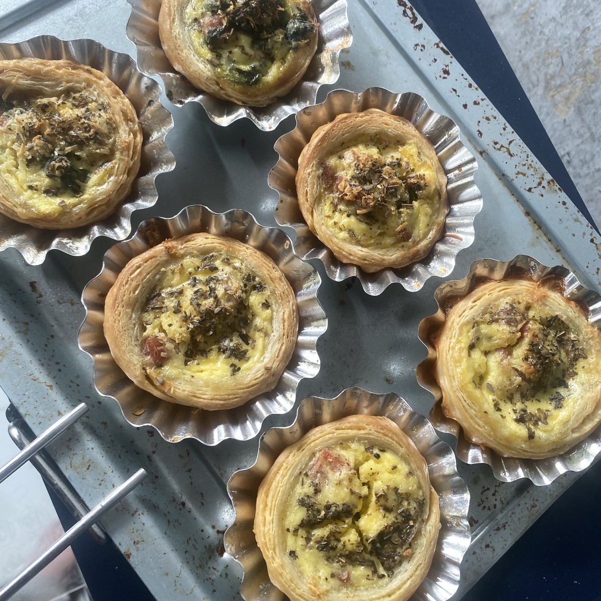 dibikinin adekku beef egg tart, mengobati nyesekku karna haid pas adzan maghrib kemaren #HIKS 🥹❤️‍🩹😋