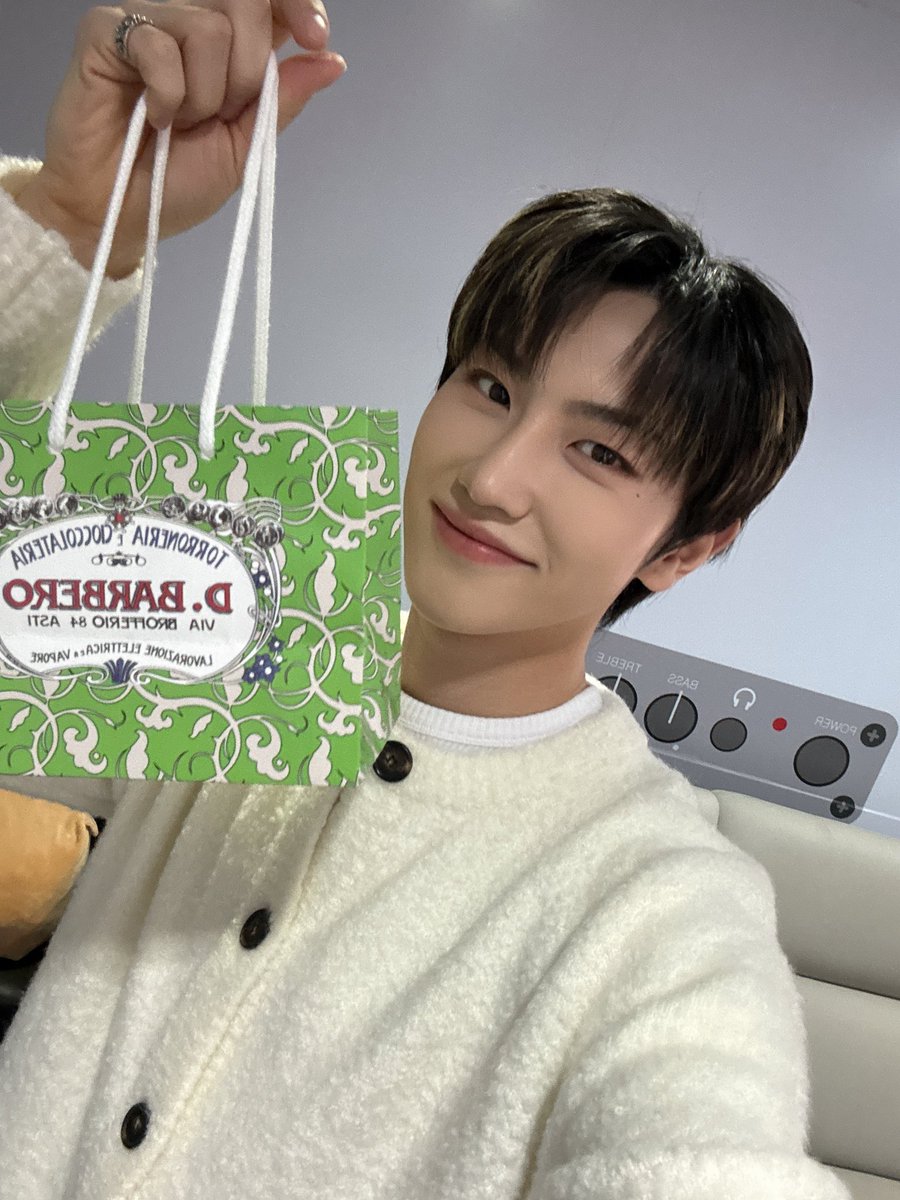 아리랑 복귀완~ 🥰🫰

#TNX 
#최태훈 #TAEHUN