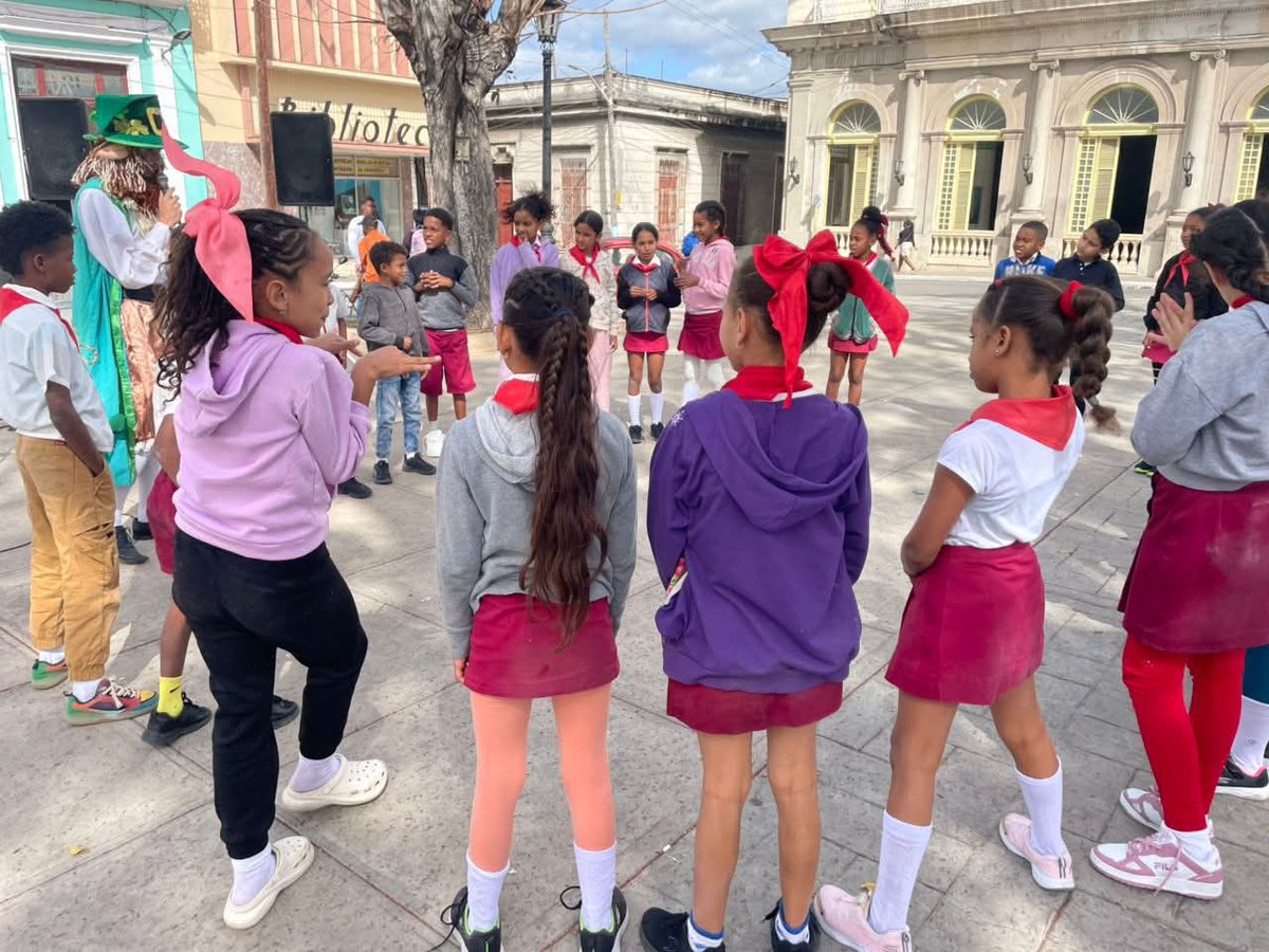 Por estas sonrisas y la alegría, habrá que darlo todo!
Nuestros pioneros desde el Parque de la Libertad disfrutan de opciones culturales.
#MatancerosEnVictoria
#CubaEsCultura
#CubaSoberana