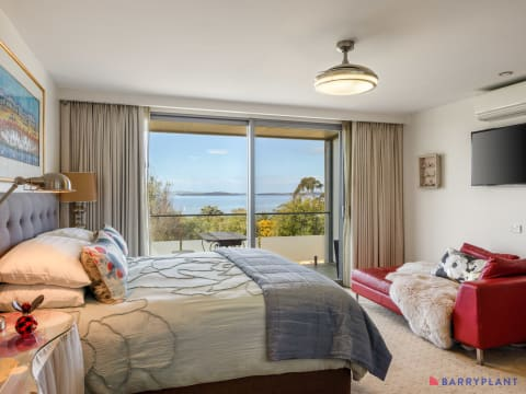 AnyBusiness1 tweet media