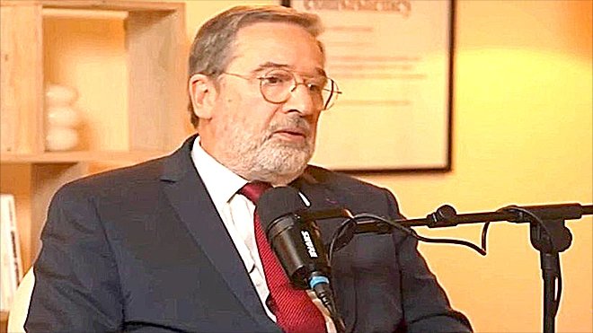 Mohsen43938957's tweet photo. خبير فرنسي: الجنوبيون يمتلكون الآن الشرعية السياسية والقانونية
النظام الوحدوي بصيغته الراهنة لم يعد قابلًا للاستمرار
وقال فرانسوا: "إن الجنوبيين الذين حاربوا جماعة الإخوان المسلمين والقاعدة والحوثيين يمتلكون الآن الشرعية السياسية والقانونية للسعي نحو شكل جديد من الحكم". https://t.co/lAcUht2cT9