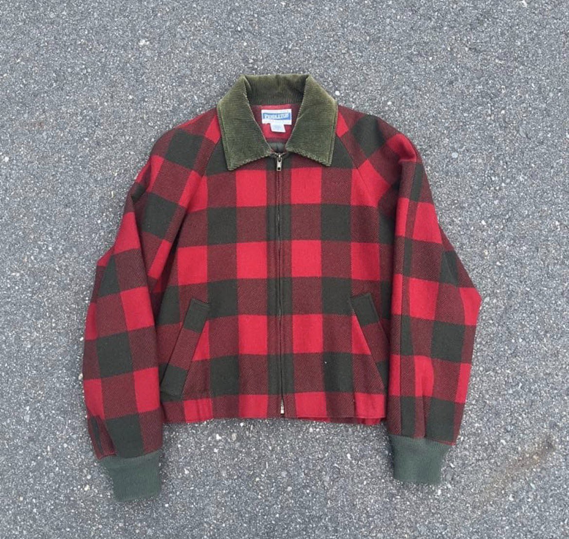 90年代USA製PENDLETONのウールブルゾン 身幅56着丈54の短丈。これは短