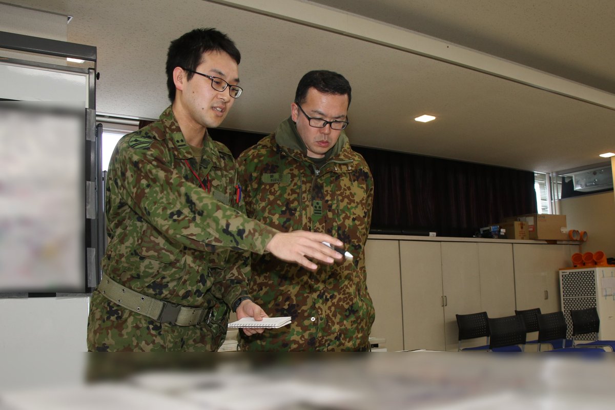 #第２戦車連隊 は、令和８年２月１７日（火）から２月１８日（水）の間、十勝岳火山防災協議会が主催する十勝岳噴火総合防災訓練に参加しました。避難行動要支援者輸送・未避難者救出訓練、関係機関連絡会議等に参加し、十勝岳噴火災害対処能力の向上及び関係部外機関との連携強化を図りました。