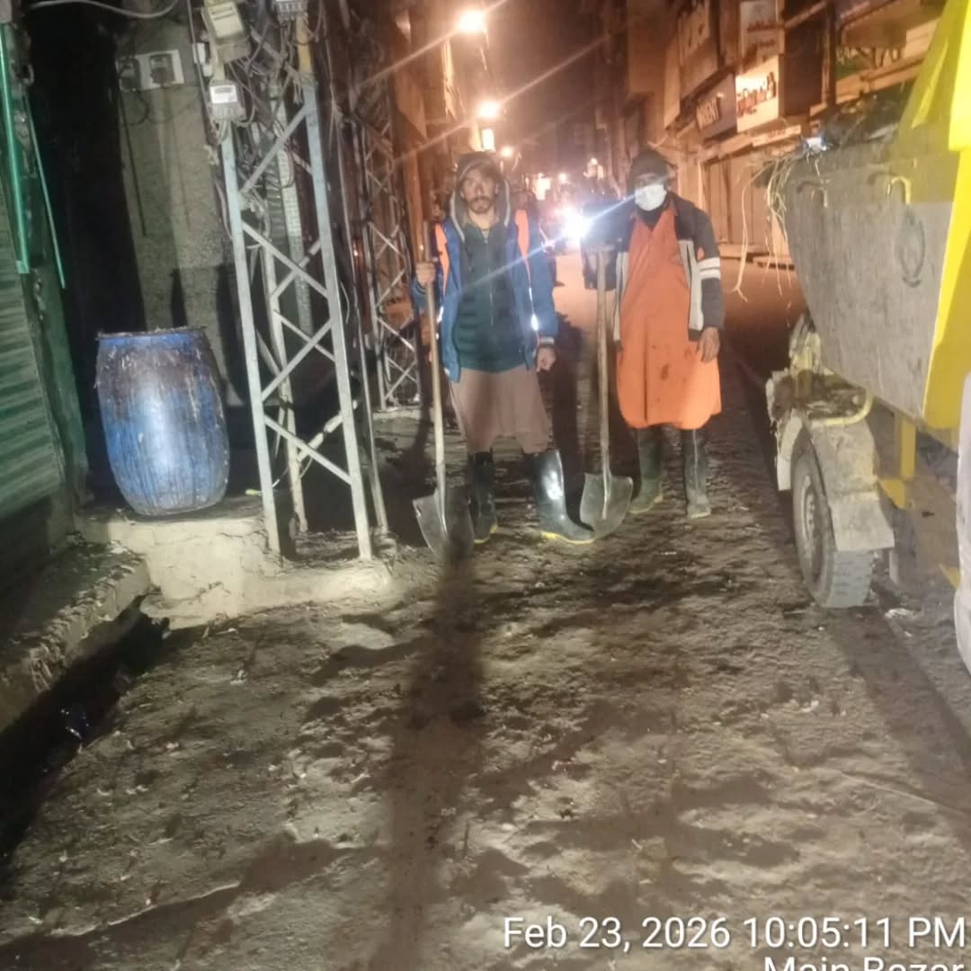 ڈبلیو ایس ایس سی سوات کا صفائی عملہ نمازِ فجر کے بعد کلیکشن پوائنٹس کو کلیئر کر رہے ہیں.

<a href="/KPChiefMinister/">Chief Minister KP</a> <a href="/LGKPGovt/">Local Government Department KP</a> <a href="/IKConnect1/">KP Updates</a> <a href="/cm_kpk_ps/">CM KP</a> <a href="/KPCMSCU/">KP CM’s Communication Unit</a> <a href="/CSKPOfficial/">Chief Secretary Khyber Pakhtunkhwa</a> <a href="/PMRUKP/">PMRU Khyber Pakhtunkhwa</a> <a href="/GovernmentKP/">Government of KP</a>