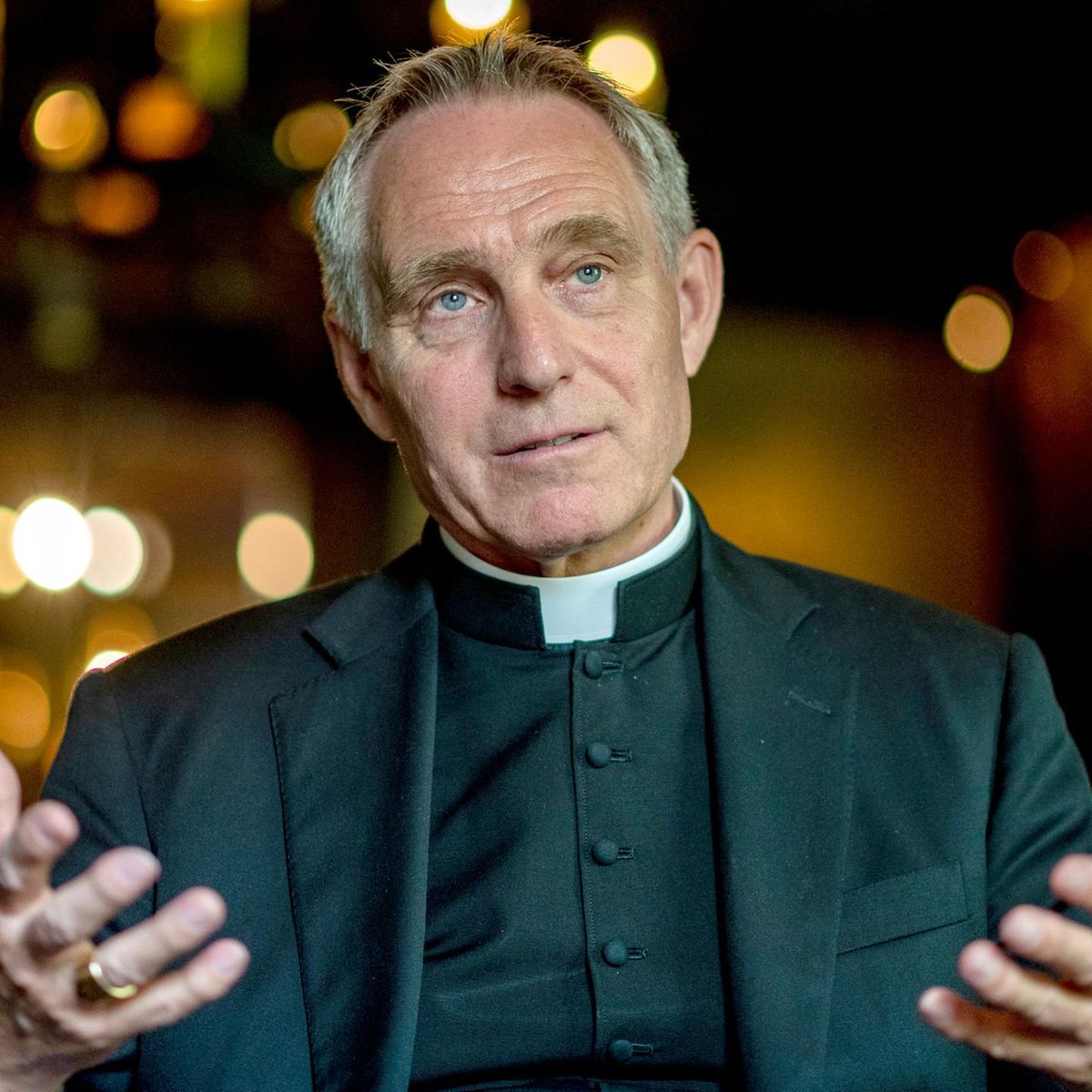 Une étrange lithographie de Notre-Dame en feu un mois avant l'incendie 

Epstein voulut-il intimider le Pape François au printemps 2019 ?

Ariane de Rothschild impliquée ?
Un archevêque se confesse 

Mgr Georg Ganswein🇩🇪, ancien préfet de la Maison pontificale, se rappelle