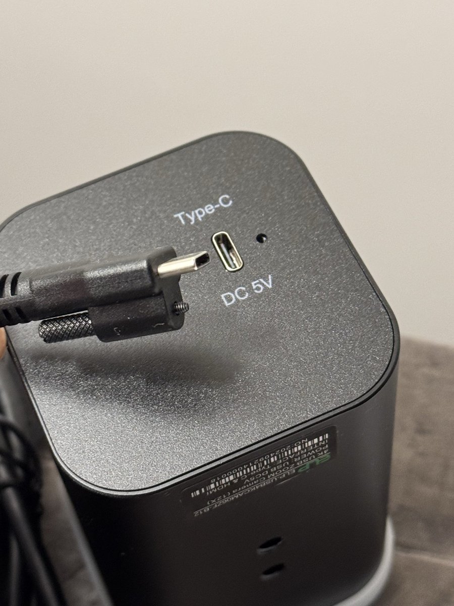 Guys this cheapo Amazon camera came with a USB-C cable that has a securing screw!!!1!