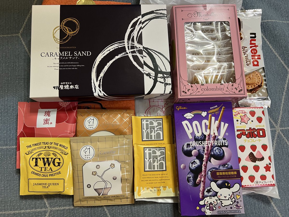 日曜日のコミティアお疲れ様様でした♪交代で売り子して買い物に行き