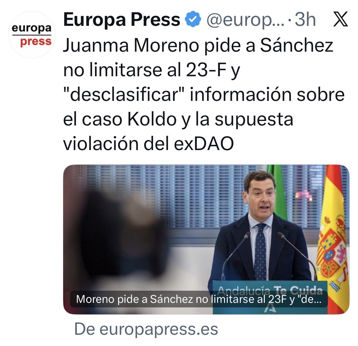 Tiene DOS MILLONES de andaluces en listas de espera sanitaria.
Cada HORA Y CUARTO muere un andaluz esperando respuesta a su solicitud de Dependencia.
Y ha cerrado más de TRES MIL AULAS ECOLARES.
Pero él va a lo suyo, a distraer, que si el 23-F, Koldo o el DAO...
Luego te dirá que