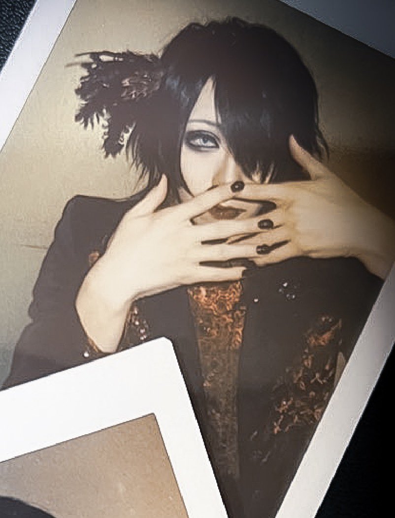 2/25(水)と2/27(金)のチェキ予約受付中です。 明日の名古屋の分は本日