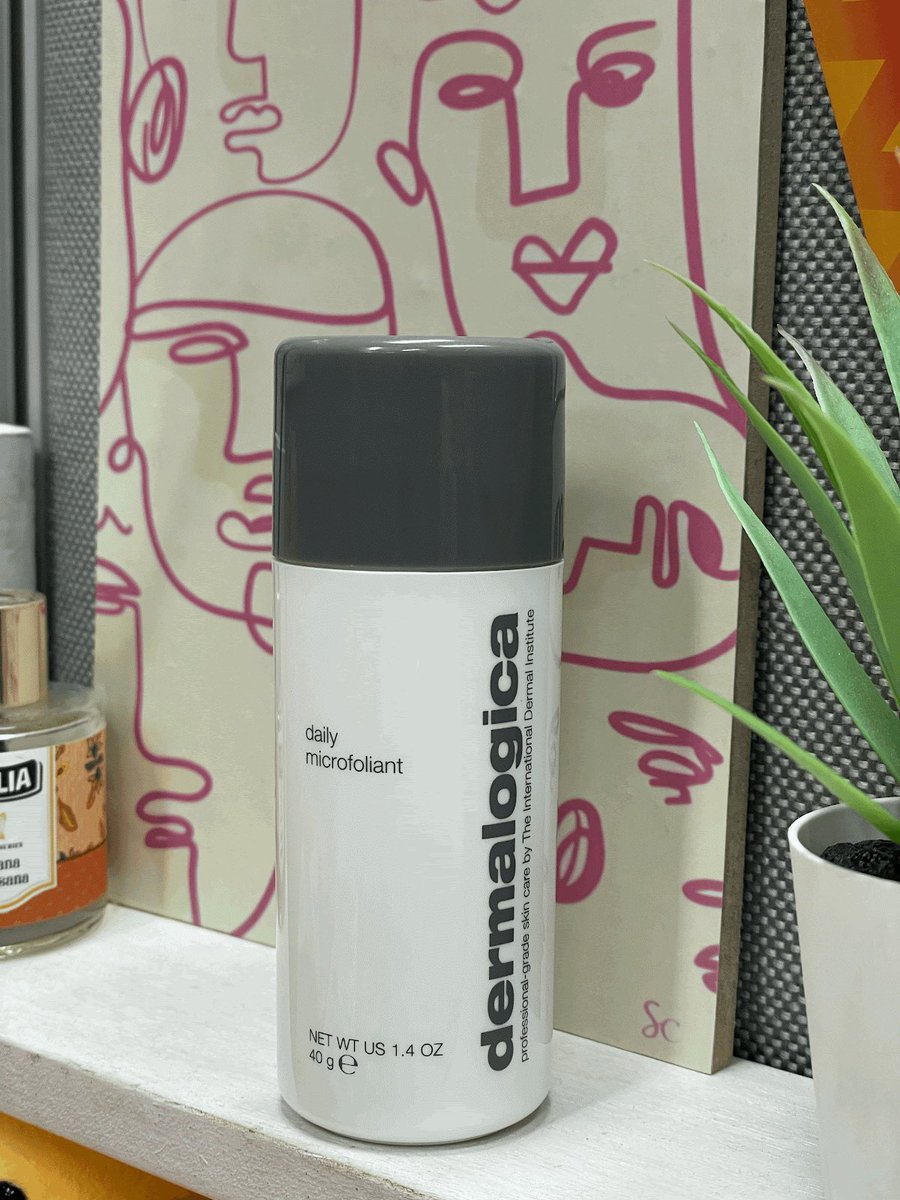 Penyelamat kulit mulus kalau besok tiba-tiba diajakin Bukber Reuni sekolah HAHAHA  Dermalogica Daily Microfoilant, si bubuk ini jago banget meratakan tekstur kulit, buat wajah jadi MULUSSS BANGETT dan makeup makin nempel!