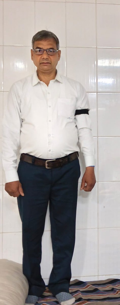 prashantkruppss's tweet photo. जनपद सुल्तानपुर में काली पट्टी बांधकर RTE act लागू होने के पूर्व TET अनिवार्यता के विरोध में शिक्षक
#NoTetBeforeRteAct

@PMOIndia @dpradhanbjp @narendramodi @DrDCSHARMAUPPSS @uppsssultanpur @dileepuppss https://t.co/arJp9UCTFH
