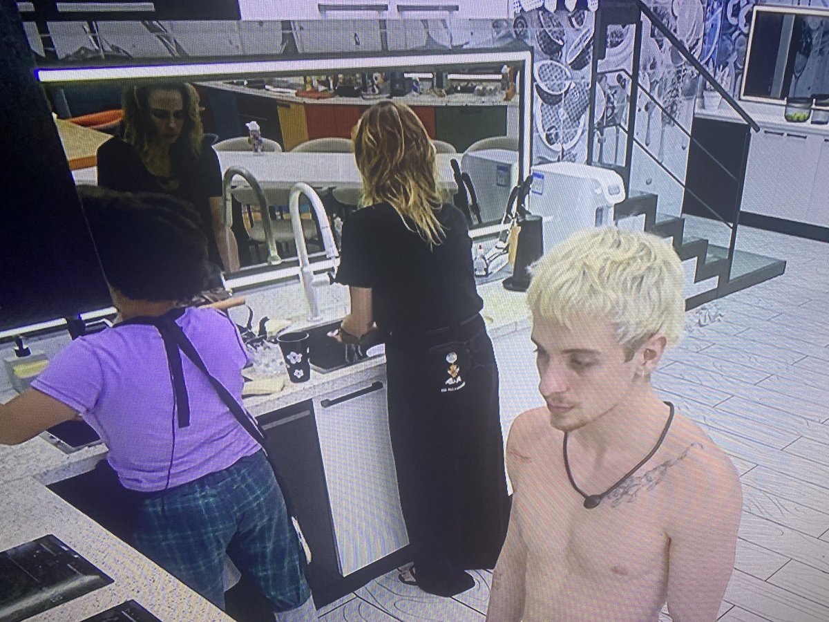 Nicolle 🔴⚫🥂 tweet media