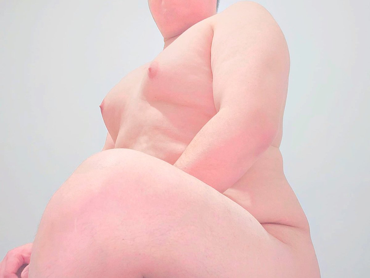 Ya me estan creciendo mas los pechitos!
Solo me falta mi papito para una rusa 😍🔥🍆