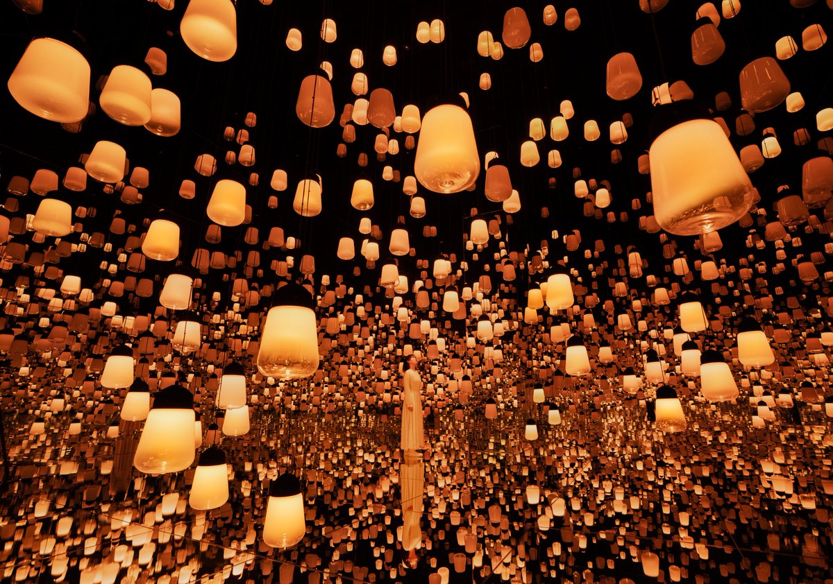 チームラボ バイオヴォルテックス 京都、オープンから5ヶ月で来館者数50万人を突破。
teamLab Biovortex Kyoto Welcomes Over 500,000 Visitors within 5 Months of Opening
*
teamLab Biovortex Kyoto, opened in Kyoto, as part of the Kyoto Station Southeast Area Project, has welcomed over